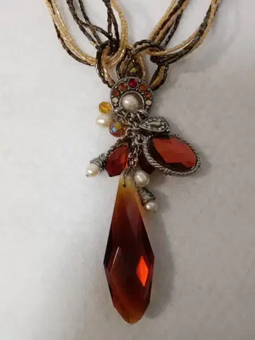 핸드메이드 성명서 주얼리 [ 블러디 마리 ]