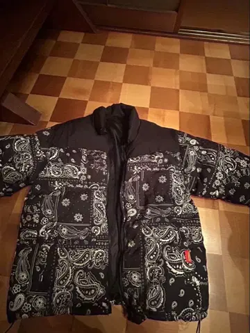 반다나 패턴 다운 자켓