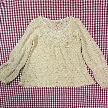 axesfemm 액시즈 레이스 자수 플레어 슬리브 니트