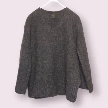 스피크앤스팬 울 100% V넥 니트