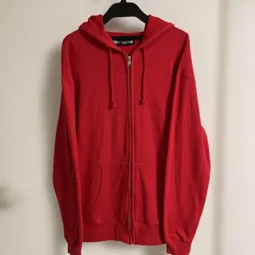 CANDY STRIPPER 레드 후드티 STINGY