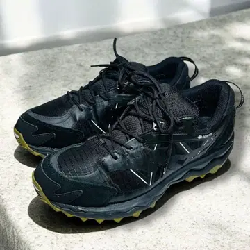 미사용급! 미즈노 웨이브 무진 TL 고어텍스 26.5cm 워킹