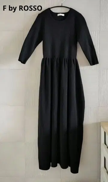 F by ROSSO 워셔블 입체 형태 니트 원피스