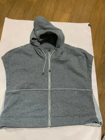 QUARee 퀄리 후드 부착 베스트