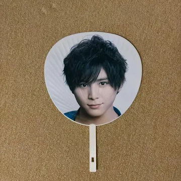 Ryousuke Yamada 부채형 부채