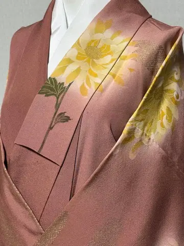 새상품급 기모노 순수 실크 금채.국화무늬 호몬기 선착순