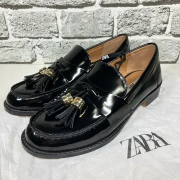 [ 미사용품 ] ZARA 태슬 로퍼 에나멜 블랙 사이즈 35 22.5cm