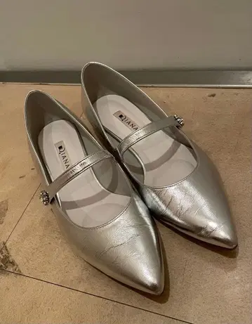 실버 스틸레토 펌프스