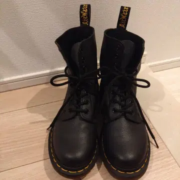 닥터마틴 파스칼 8홀