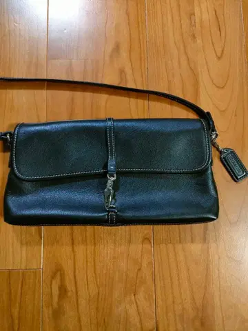 블랙 가죽 숄더백