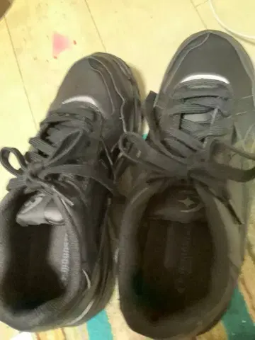 문스타 블랙 스니커즈 합성 피혁