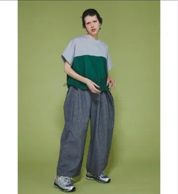 Many tuck pants