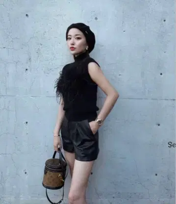 sheller 롱 페더 슬리브리스 니트