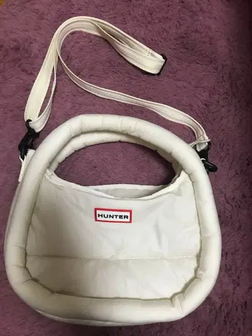 [ 가격 인하 협상 가능 ] HUNTER(헌터) 숄더백(화이트)
