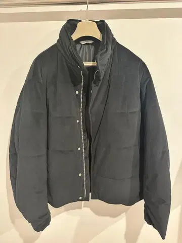 victim VELOR DOWN JACKET 벨로아 다운 자켓