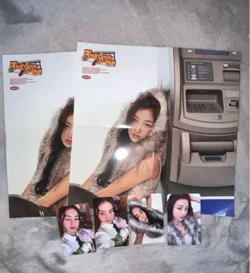 TWICE THE STORY GOES ON 지효