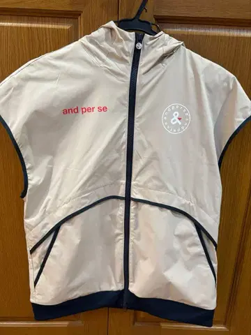 앙파시 가을/겨울 뒷면 충전솜 후디 베스트