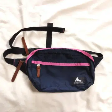 구택 그레고리 USA제 네이비 핑크 바디백