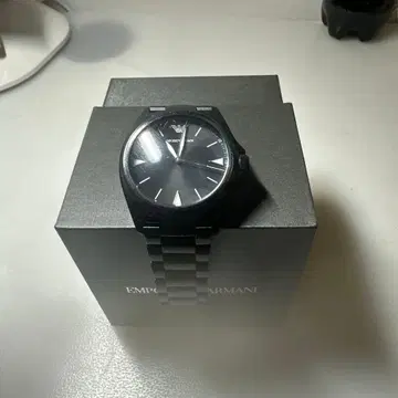 엠포리오 아르마니 블랙 아날로그 시계