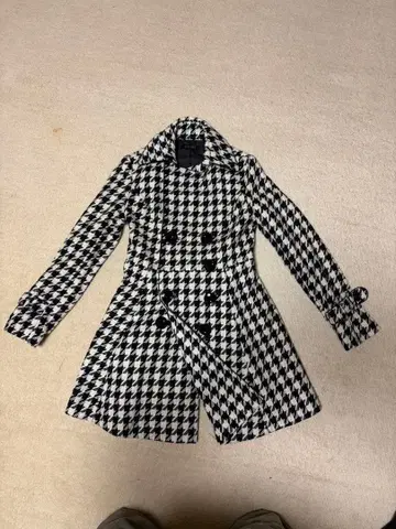 하운드투스 패턴 코트