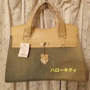 헬로키티 데님 사양 핸드백 하트 참 포함 핸드백