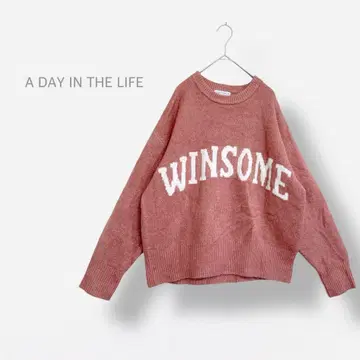 [어 데이 인 더 라이프] 하이 게이지 니트 빅 로고 드롭 숄더 빅 루즈