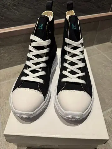 M07210 블랙 스니커즈 사이즈 39