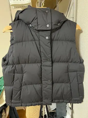 룰루레몬 후드 부착 다운 베스트 사이즈 4 블랙