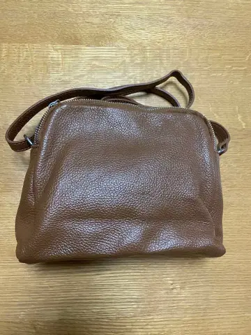 Laura DiMaggio 브라운 숄더백