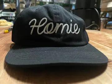 Homie 자수 로고 캡 블랙