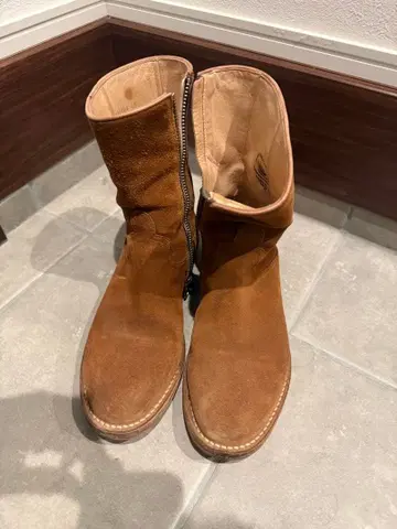 러그 맥레거 논네이티브 사이드 지퍼 부츠