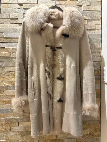 바디 드레싱/디럭스 베이지 무스탕 코트