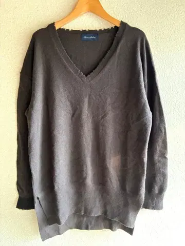 프레임워크 다크 브라운 V넥 스웨터 오버 사이즈