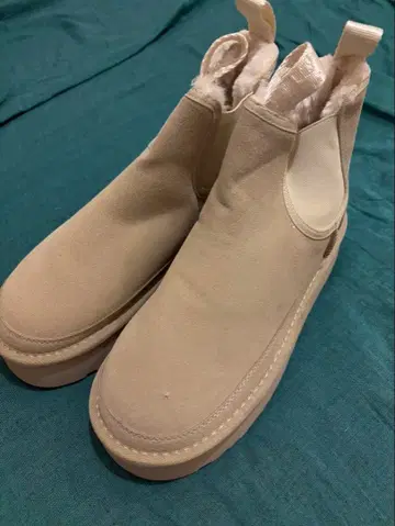 첼시 어그 부츠 베이지 38 사이즈 24~25cm