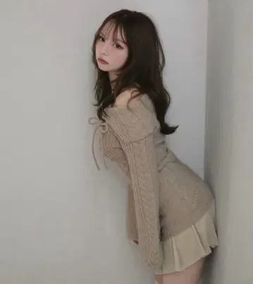 andmary Aura 케이블 니트 탑