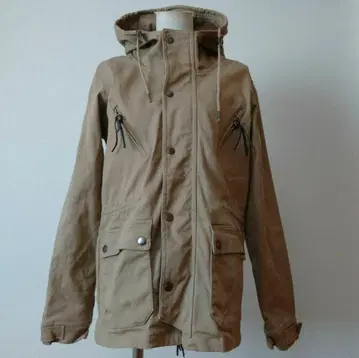 베이지 마운틴 파카 후드 부착