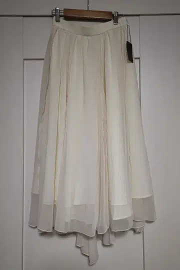 [새상품] 택 포함 에스트네이션 플레어 스커트 일본제 사이즈 38