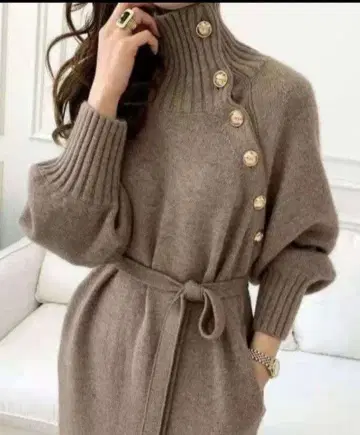 LOPASS 하이넥 벨트 니트 원피스 모카 골드 버튼