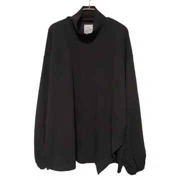 SHAREEF 레이어드 하이넥 풀오버 블랙