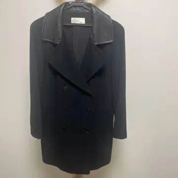 에네스베 블랙 더블 브레스트 체스터 코트