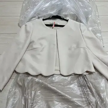 스트로베리 필드 스캘럽 노카라 자켓 세레모니 포멀