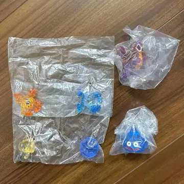 드래곤 퀘스트 크리스탈 몬스터즈 용왕 슬라임 외 로토의 전설 편