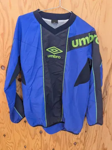구제 의류 판매 umbro 나일론 자켓 파랑/블랙 V넥