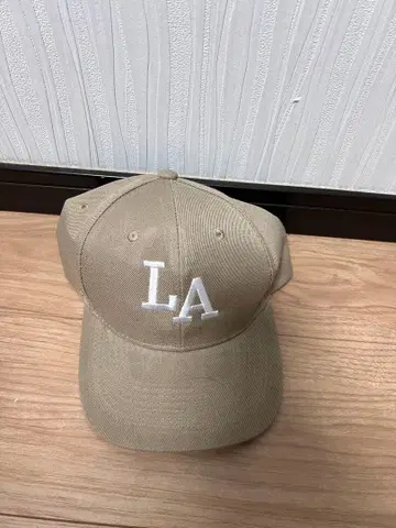 베이지 LA 로고 야구 모자