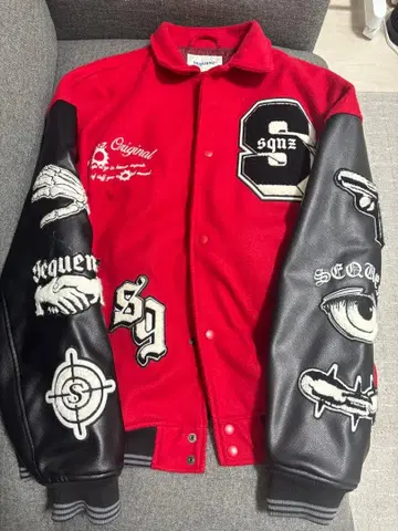 자수 들어간 빨검 바시티 자켓 L 사이즈