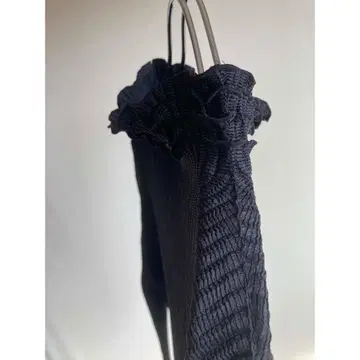 Used 단단 프릴 모크넥 블랙 플리츠 상의