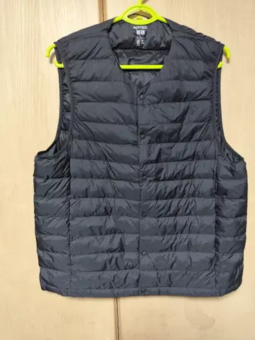 유니클로 퍼프 테크 컴팩트 베스트 L 사이즈