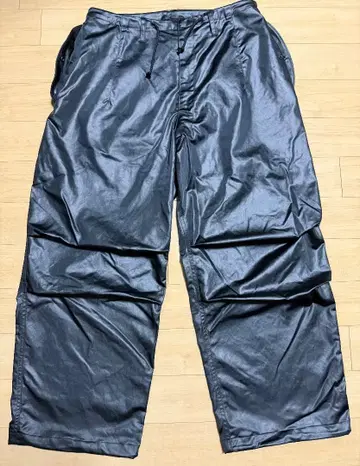 Santaku stain leather parachute pants 블랙