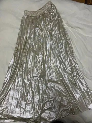 골드 플리츠 스커트 베이지 안감