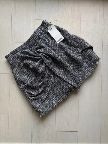 스나이델 볼륨 랩 숏팬츠 새상품